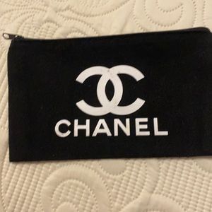“CHANEL” bag!!